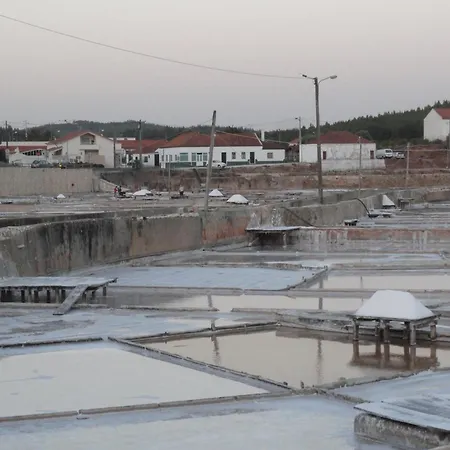 Oceanview Cliff Retreat *