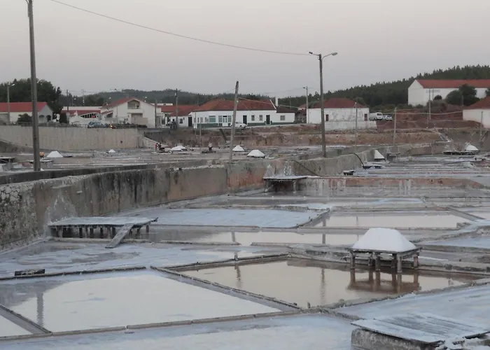 Oceanview Cliff Retreat *